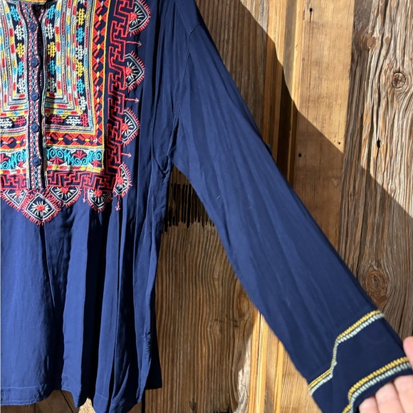 Johnny was long sleeve top - Picture 2 of 6